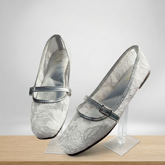 Scarlet Embroidery Pumps